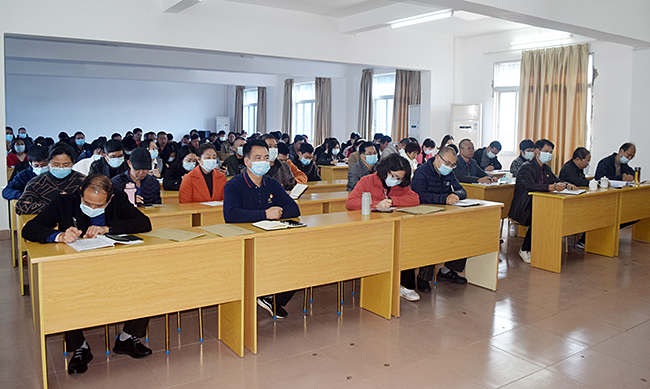 全體黨員參加了總結(jié)大會(huì).jpg