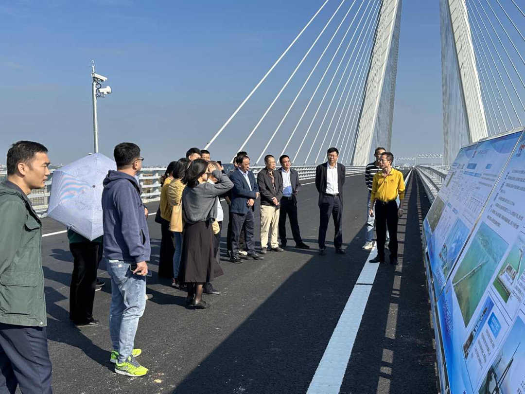 市發(fā)展改革局組織開展湛江環(huán)城高速公路南三島大橋（坡頭至南三島段）實(shí)地調(diào)研活動