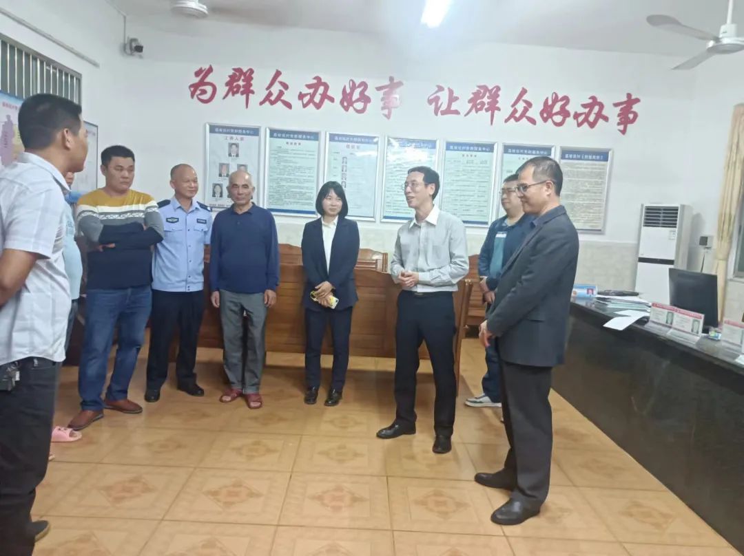 湛江市衛(wèi)生健康局主要領(lǐng)導(dǎo)到廉江開展“平安夜訪”工作