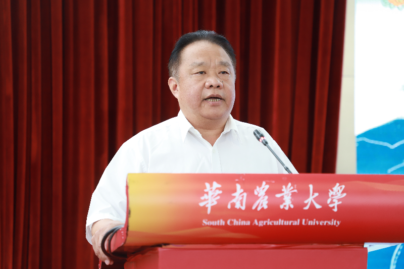 省地方志辦黨組成員、副主任丘洪松講話.JPG